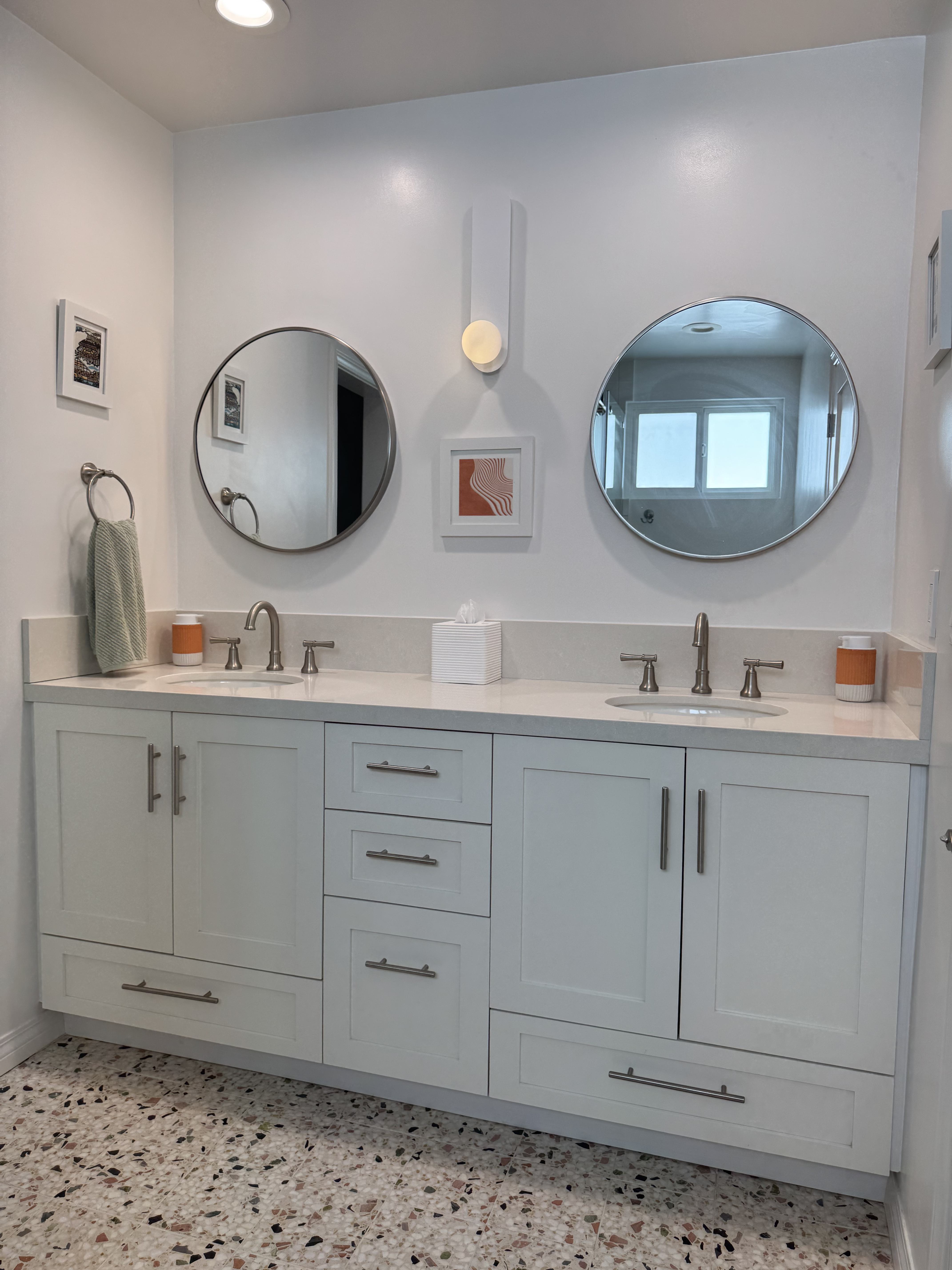 Dual-sink vanity