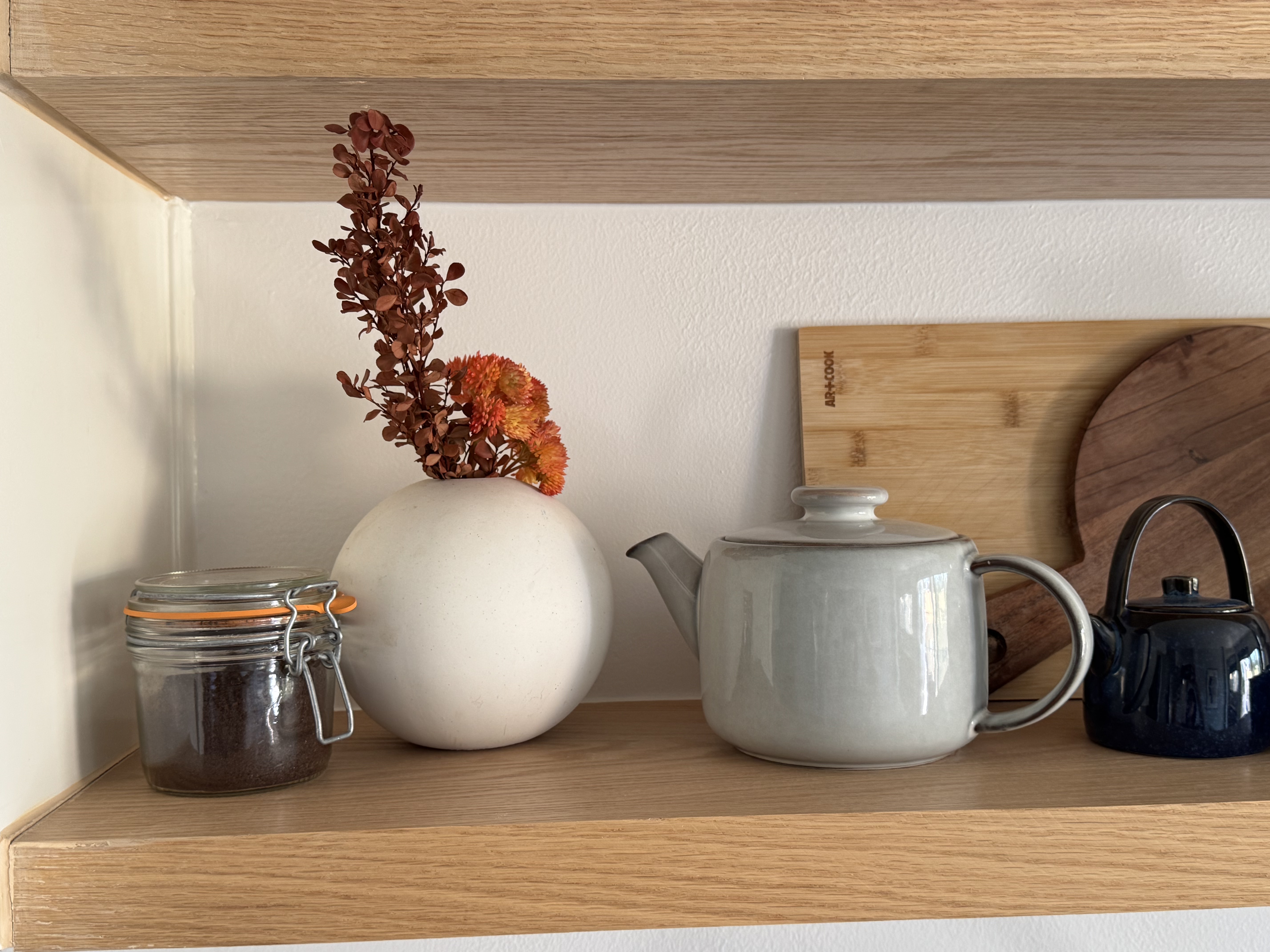Kitchen shelf details