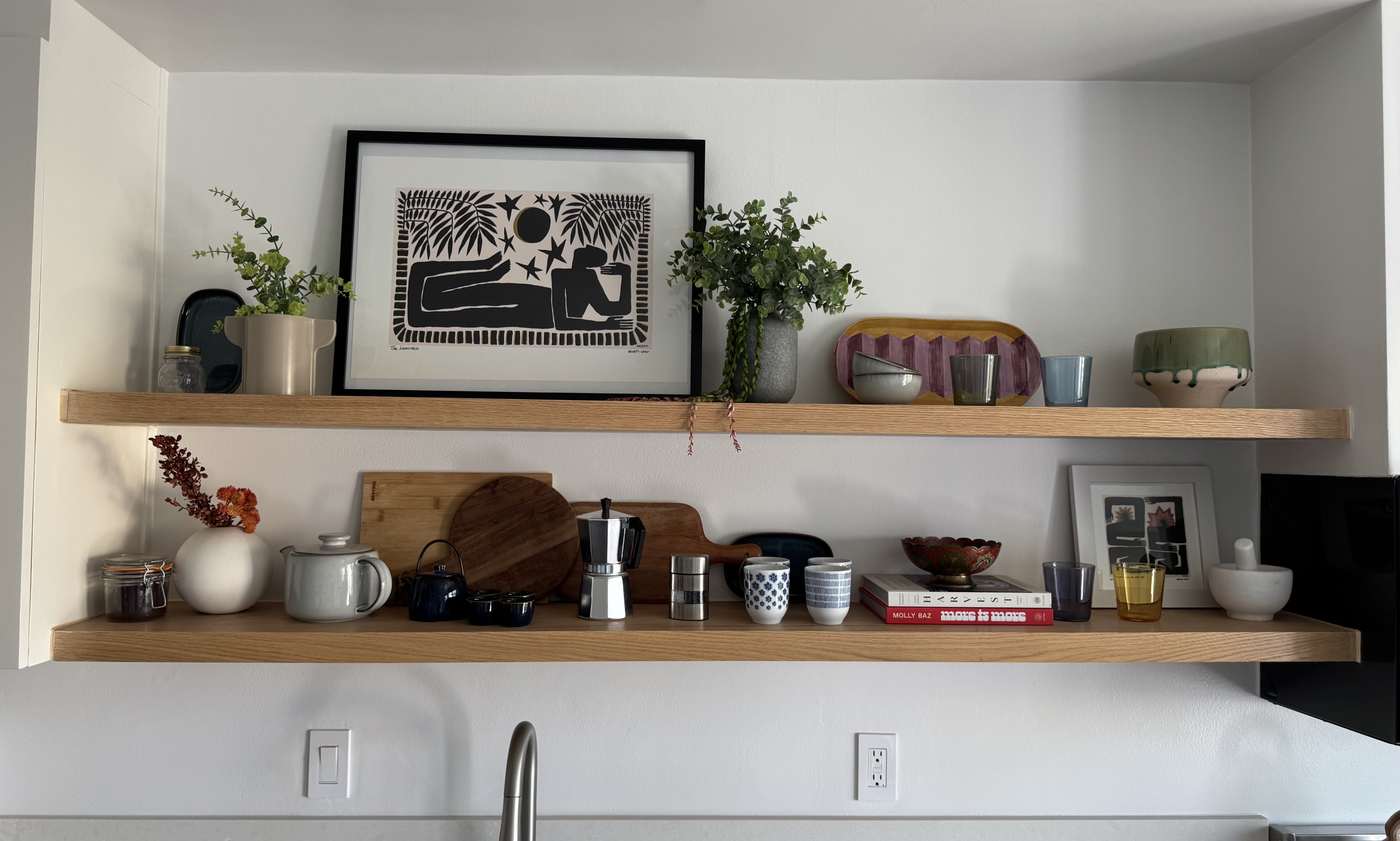 Kitchen open shelves